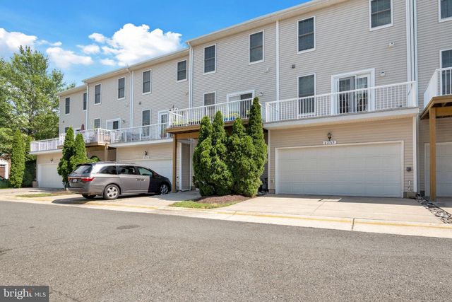42767 HOLLINGSWORTH TER, Chantilly, VA 20152