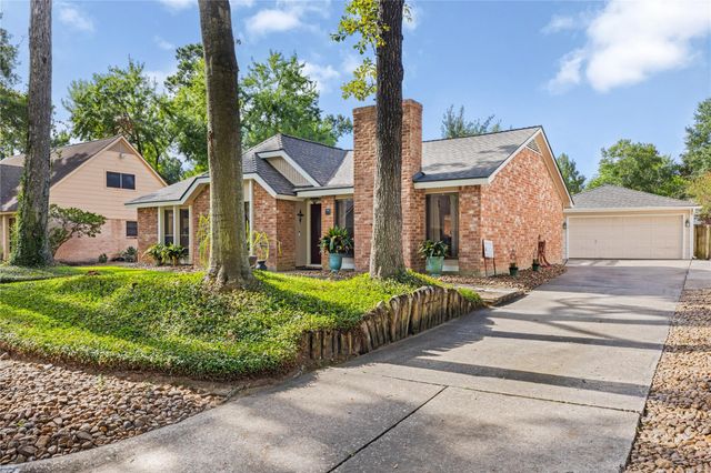 3726 Golden Lake Drive, Kingwood, TX 77345