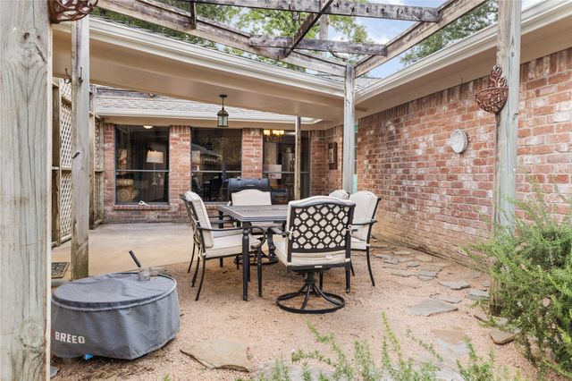 3726 Golden Lake Drive, Kingwood, TX 77345
