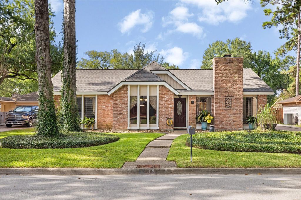 3726 Golden Lake Drive, Kingwood, TX 77345