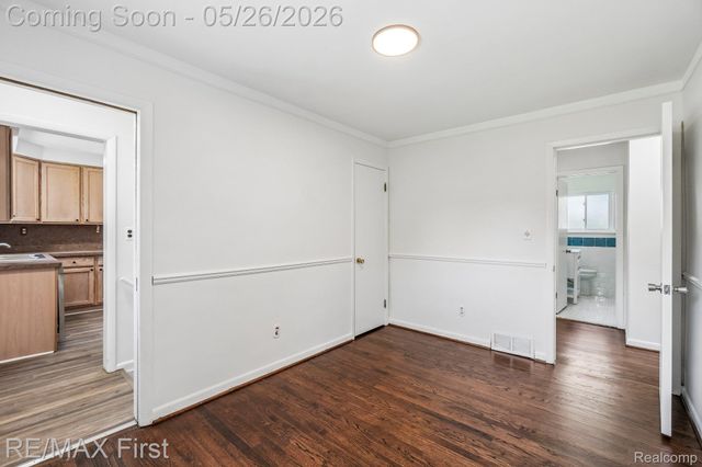29636 Spoon Avenue, Madison Heights, MI 48071