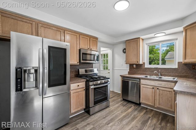 29636 Spoon Avenue, Madison Heights, MI 48071