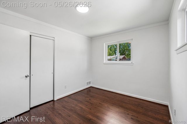 29636 Spoon Avenue, Madison Heights, MI 48071