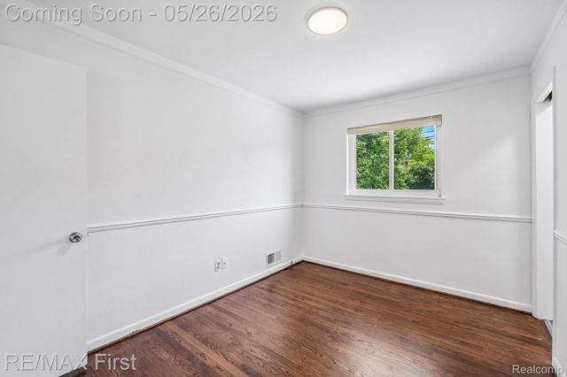 29636 Spoon Avenue, Madison Heights, MI 48071