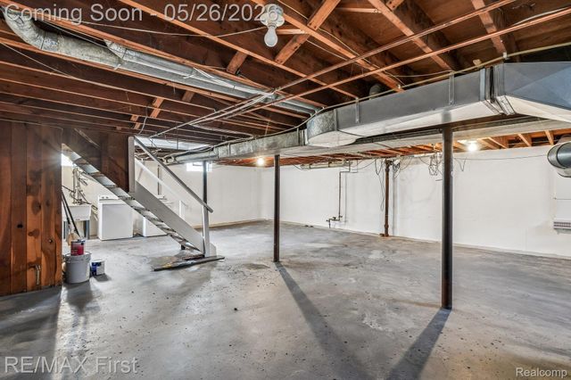 29636 Spoon Avenue, Madison Heights, MI 48071