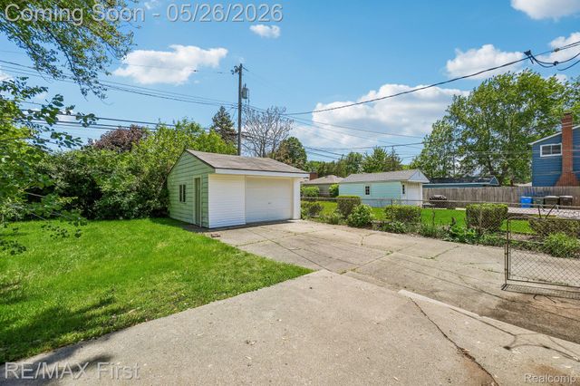 29636 Spoon Avenue, Madison Heights, MI 48071