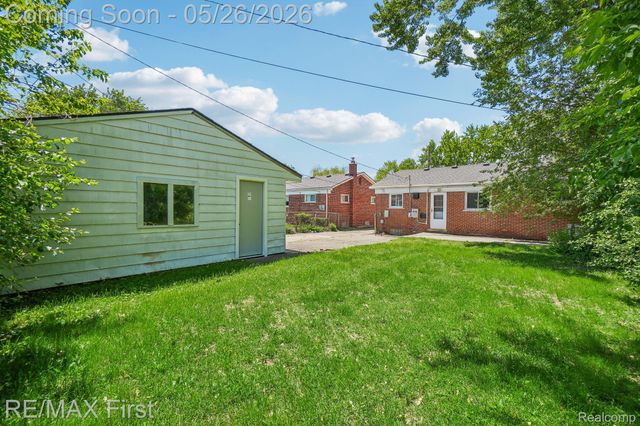 29636 Spoon Avenue, Madison Heights, MI 48071