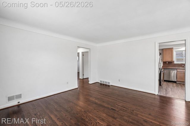 29636 Spoon Avenue, Madison Heights, MI 48071