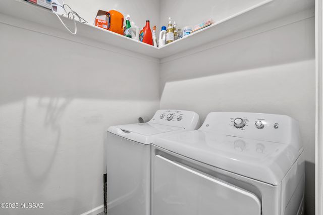 1941 E Greenlee Road, Tucson, AZ 85719