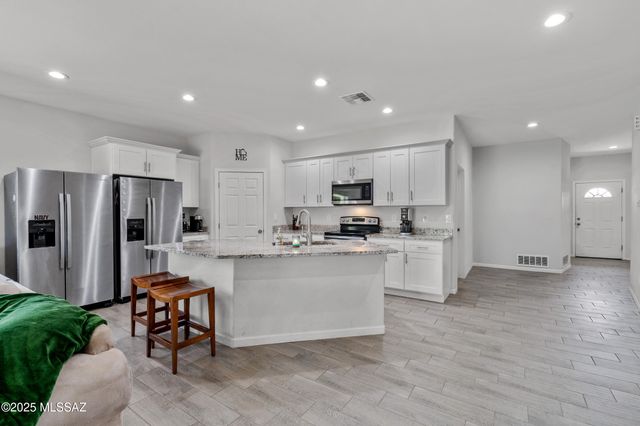 1941 E Greenlee Road, Tucson, AZ 85719