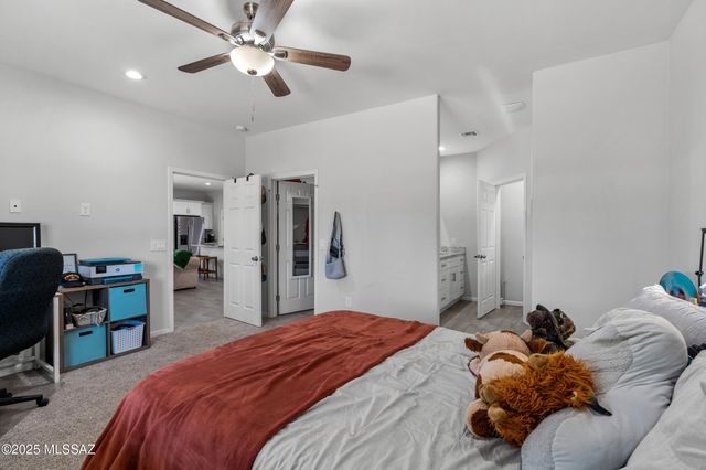 1941 E Greenlee Road, Tucson, AZ 85719