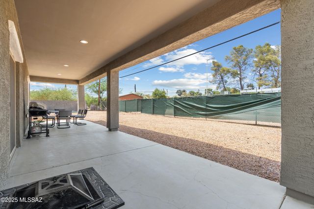 1941 E Greenlee Road, Tucson, AZ 85719