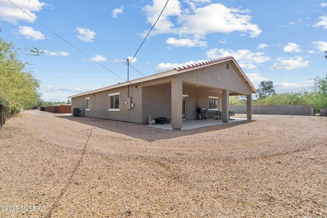 1941 E Greenlee Road, Tucson, AZ 85719