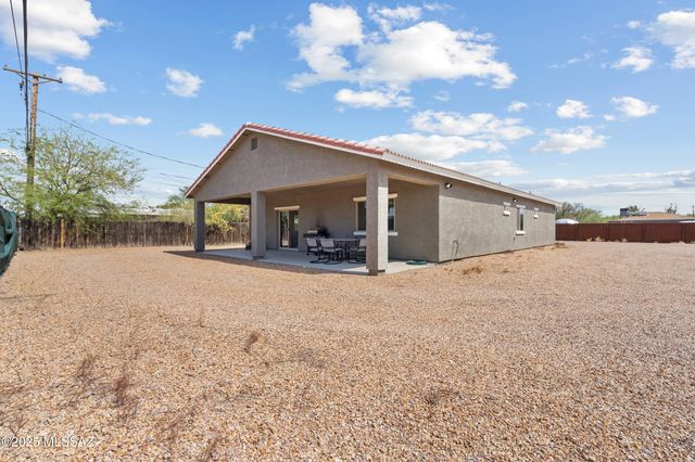 1941 E Greenlee Road, Tucson, AZ 85719