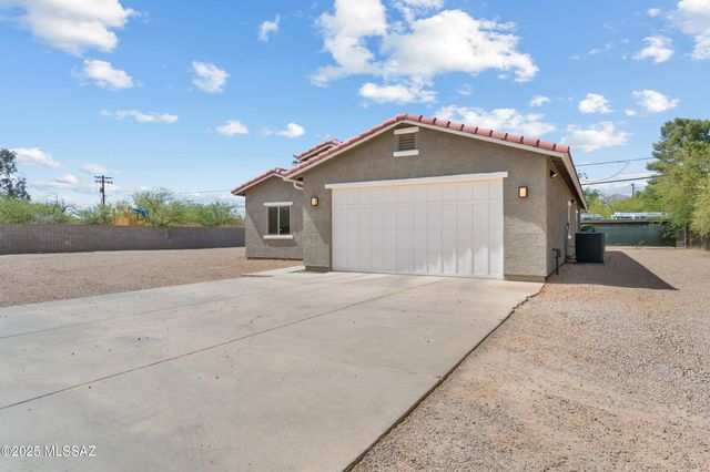 1941 E Greenlee Road, Tucson, AZ 85719