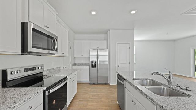 1052 Mulligan Drive, Manning, SC 29102