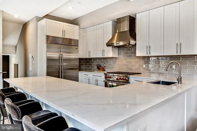 305 GREEN ST, Philadelphia, PA 19123