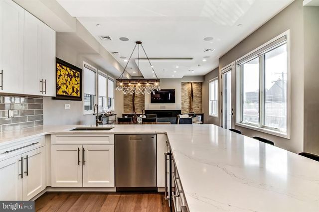 305 GREEN ST, Philadelphia, PA 19123