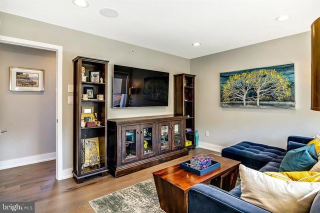 305 GREEN ST, Philadelphia, PA 19123