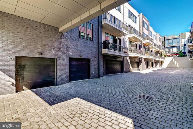 305 GREEN ST, Philadelphia, PA 19123