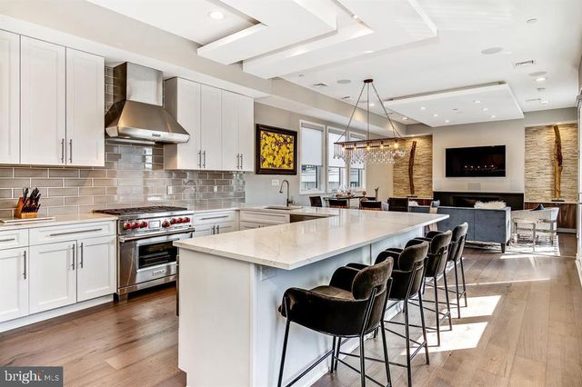 305 GREEN ST, Philadelphia, PA 19123