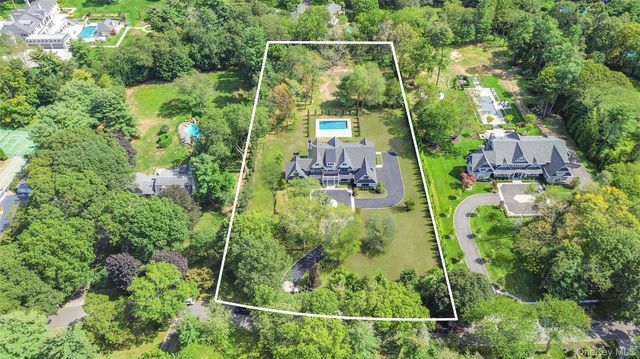 8 Dogwood Hill, Brookville, NY 11545