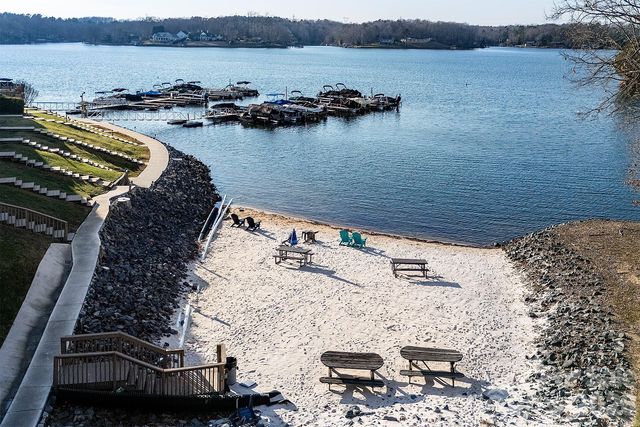 14621 Waterside Drive, Charlotte, NC 28278