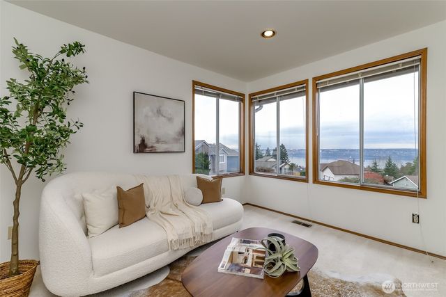 5214 Tower Drive NE, Tacoma, WA 98422