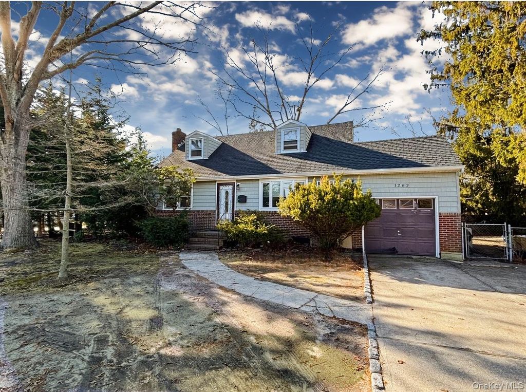1262 Saxon Avenue, Bay Shore, NY 11706