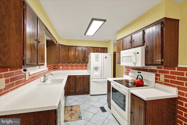 702 FREDERICK ST, Reading, PA 19607