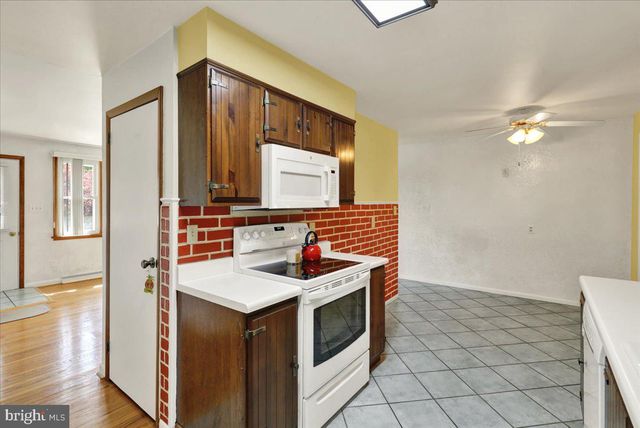 702 FREDERICK ST, Reading, PA 19607