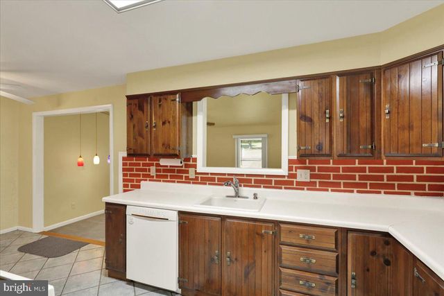702 FREDERICK ST, Reading, PA 19607