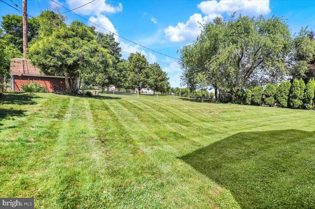 702 FREDERICK ST, Reading, PA 19607