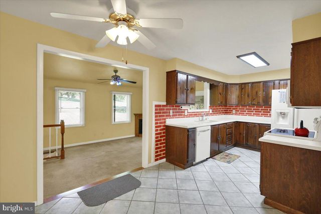 702 FREDERICK ST, Reading, PA 19607