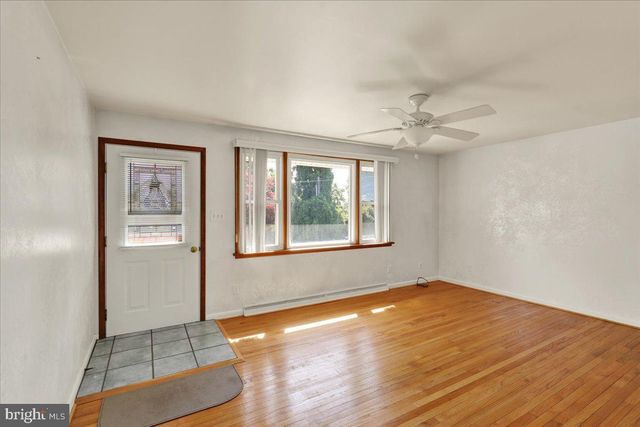 702 FREDERICK ST, Reading, PA 19607