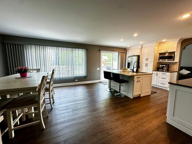 1496 Cheriton Circle, Grayslake, IL 60030