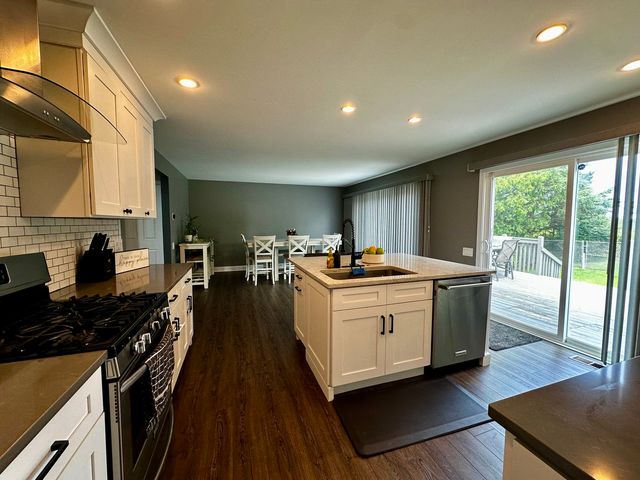 1496 Cheriton Circle, Grayslake, IL 60030