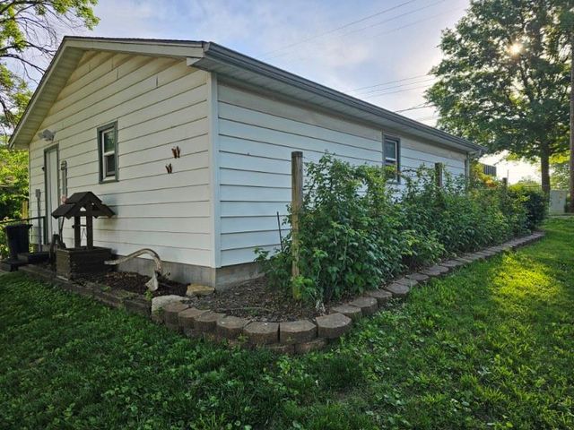 115 S Central Street, Buckner, MO 64016