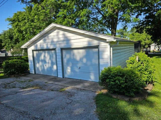 115 S Central Street, Buckner, MO 64016