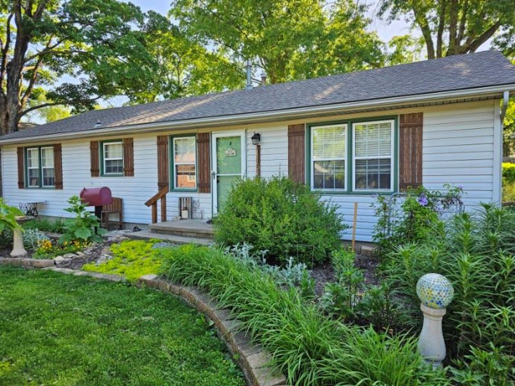 115 S Central Street, Buckner, MO 64016