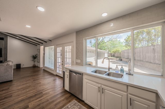 6517 Whitman Avenue, Fort Worth, TX 76133