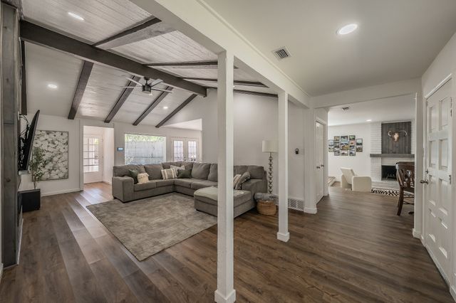 6517 Whitman Avenue, Fort Worth, TX 76133