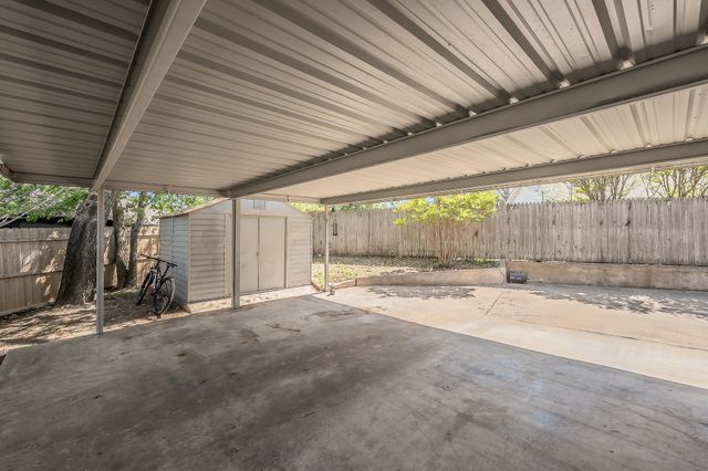 6517 Whitman Avenue, Fort Worth, TX 76133