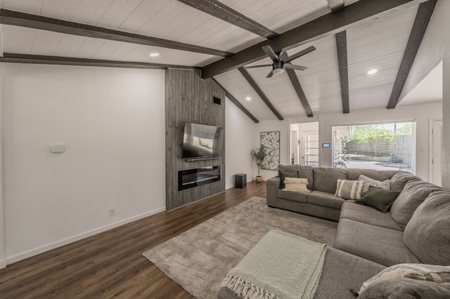 6517 Whitman Avenue, Fort Worth, TX 76133