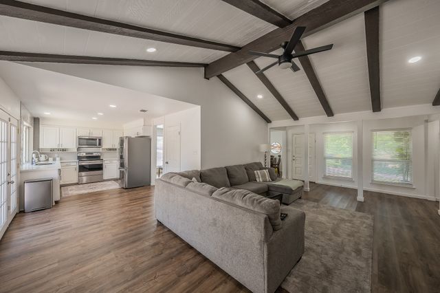 6517 Whitman Avenue, Fort Worth, TX 76133