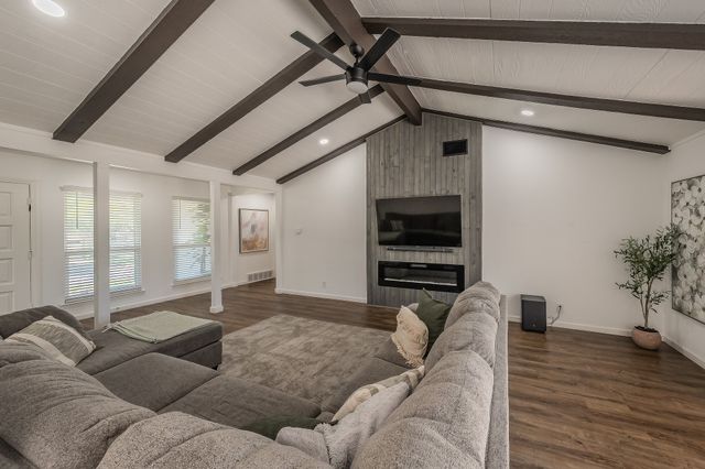 6517 Whitman Avenue, Fort Worth, TX 76133