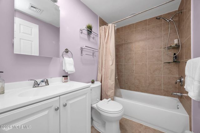 38 Illinois Avenue, Middletown, NJ 07748