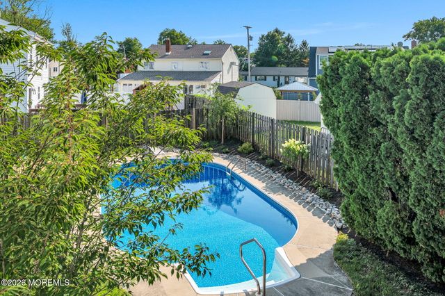 38 Illinois Avenue, Middletown, NJ 07748