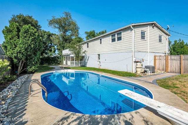 38 Illinois Avenue, Middletown, NJ 07748