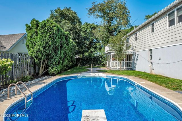 38 Illinois Avenue, Middletown, NJ 07748